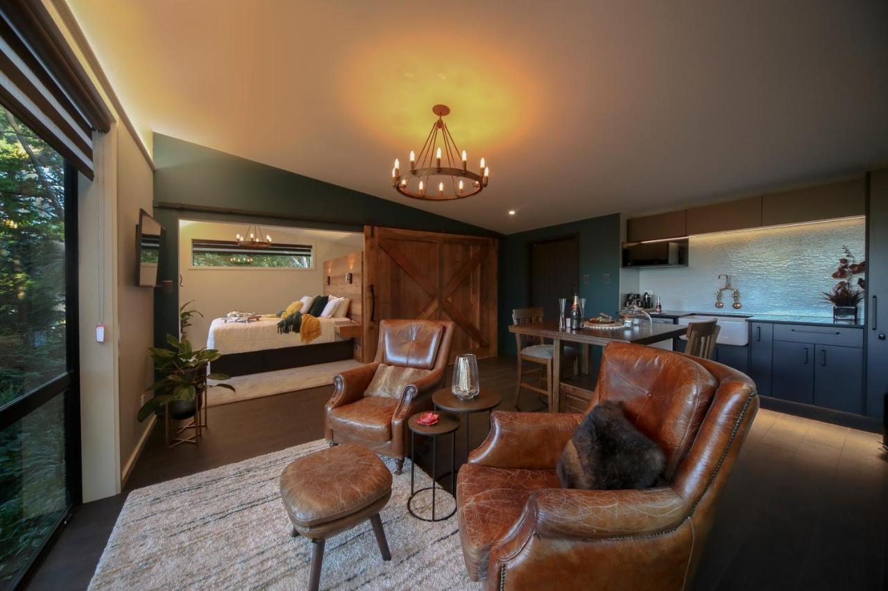 L'amour Nest Napier Extérieur photo